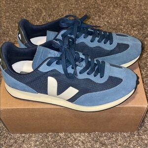 Veja Men's Blue Sneakers